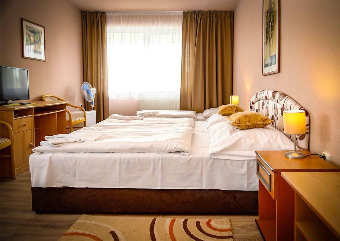Hotel Atrium Malacka Kültér fotó
